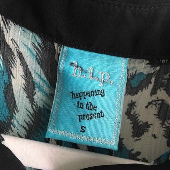 H.I.P. Leopard Sleeveless Tunic Top Small Blue Sleeveless High Low Button Front - Picture 2 of 10